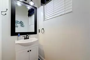 7211 101st Ln, Seminole, FL 33772 - Photo 13