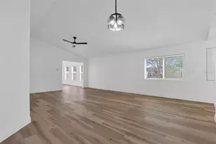 25345 Green Heron Dr, Leesburg, FL 34748 - Photo 9