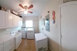 906 Bluewater Dr, Sun City Center, FL 33573 - Photo 31