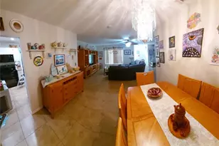 906 Bluewater Dr, Sun City Center, FL 33573 - Photo 3