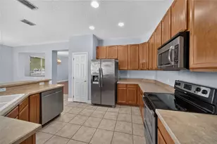 9806 Chorlton Cir, Orlando, FL 32832 - Photo 7