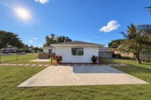 1476 N Mangonia Dr, West Palm Beach, FL 33401 - Photo 27