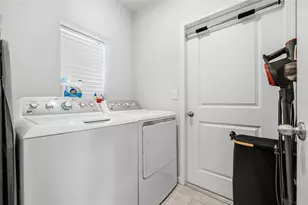 35191 Brienne St, Zephyrhills, FL 33541 - Photo 27