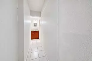 4314 Derbyshire Ln, Orlando, FL 32812 - Photo 13