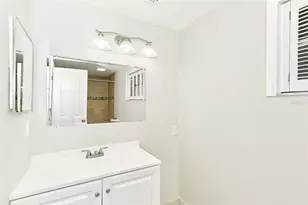 10102 Hickory Hollow Ct, Tampa, FL 33615 - Photo 17