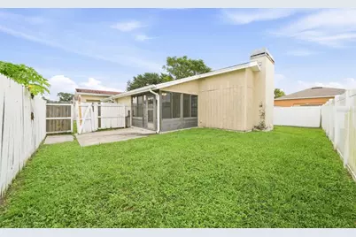 10102 Hickory Hollow Court, Tampa, FL 33615 - Photo 19