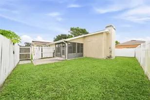 10102 Hickory Hollow Ct, Tampa, FL 33615 - Photo 19