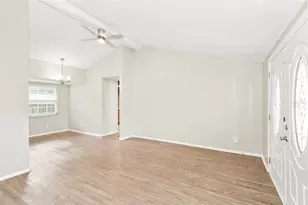 10102 Hickory Hollow Ct, Tampa, FL 33615 - Photo 3