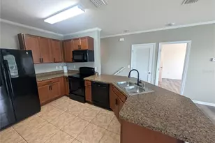 803 Ashentree Dr, Plant City, FL 33563 - Photo 3