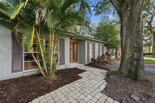 9627 Hidden Oaks Cir, Tampa, FL 33612 - Photo 3