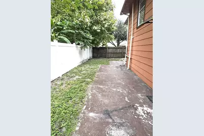 203 9th Street W #A, Palmetto, FL 34221 - Photo 3