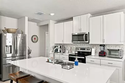 3708 Radiant Mountain Drive, Plant City, FL 33565 - Photo 9