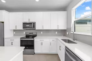 14187 Lanikai Beach Dr, Orlando, FL 32827 - Photo 5