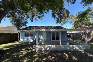 16005 Woodpine Dr, Tampa, FL 33618 - Photo 5