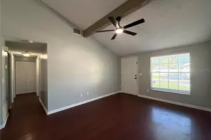 16005 Woodpine Dr, Tampa, FL 33618 - Photo 3