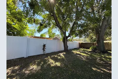16005 Woodpine Drive, Tampa, FL 33618 - Photo 15