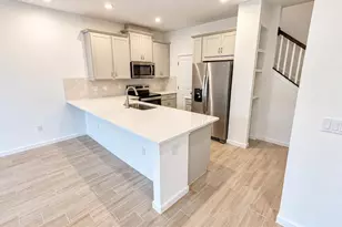 9868 Walkway Dr, Orlando, FL 32832 - Photo 3