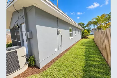 1735 New Hampshire Avenue NE, Saint Petersburg, FL 33703 - Photo 19