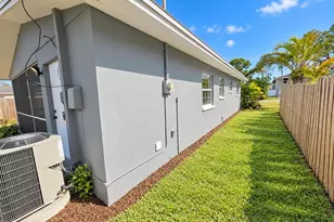 1735 New Hampshire Ave NE, Saint Petersburg, FL 33703 - Photo 19