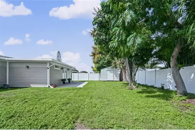 13833 Dominica Drive, Seminole, FL 33776 - Photo 5
