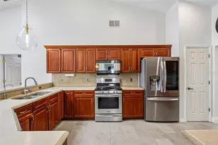 1113 Hawthorne Cove Dr, Ocoee, FL 34761 - Photo 9
