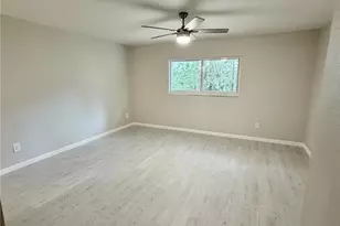 11481 W Bayshore Dr, Crystal River, FL 34429 - Photo 13