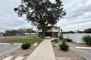11481 W Bayshore Dr, Crystal River, FL 34429 - Photo 23