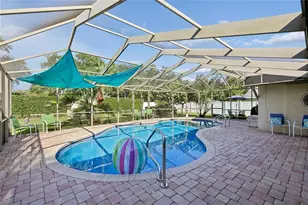 10468 95th St, Seminole, FL 33777 - Photo 17