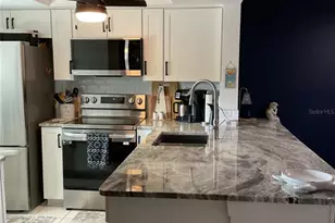 12538 SW Kingsway Cir, Lake Suzy, FL 34269 - Photo 7