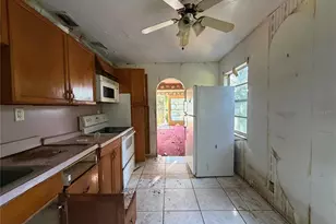 2221 Union St S, Saint Petersburg, FL 33712 - Photo 7