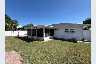 2645 Roy Hanna Drive S, Saint Petersburg, FL 33712 - Photo 5
