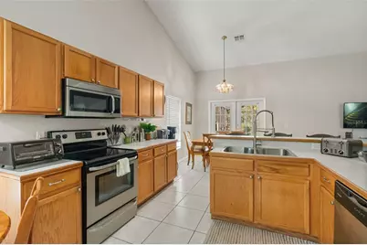 2651 Autumn Creek Circle, Kissimmee, FL 34747 - Photo 9