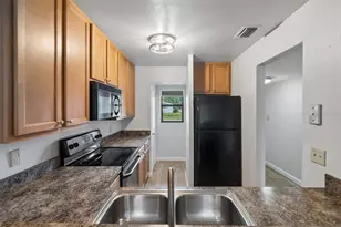 2818 Plaza Terrace Dr, Orlando, FL 32803 - Photo 15
