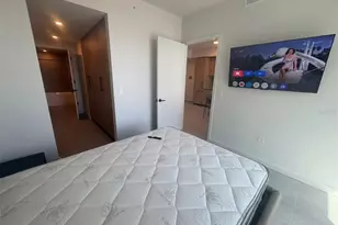121 NE 5th St, Miami, FL 33132 - Photo 11