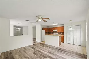 8419 Edgewater Pl Blvd, Tampa, FL 33615 - Photo 11