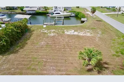 700 Hollyhill Court, Punta Gorda, FL 33950 - Photo 5