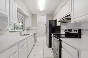 7730 Hinsdale Dr, Tampa, FL 33615 - Photo 15