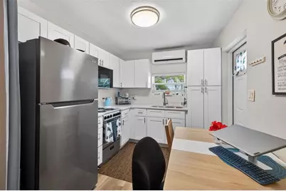 825 46th Street N #B, Saint Petersburg, FL 33713 - Photo 11