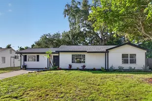 835 Poinsettia Ave, Tarpon Springs, FL 34689 - Photo 1