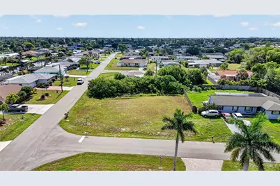 153 Sherman Avenue NE, Port Charlotte, FL 33952 - Photo 3