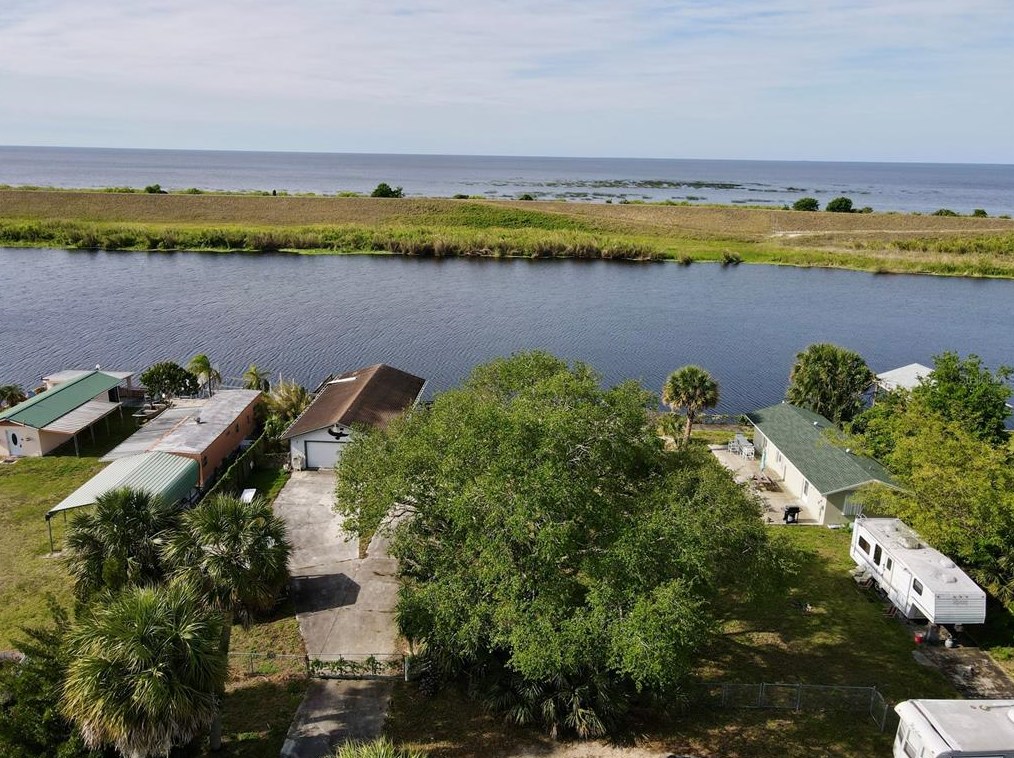 6258 Us Hwy 441, Okeechobee FL 34974-7418 exterior