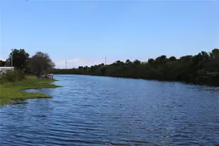 1339 Old Lakeport Rd, Moore Haven, FL 33471 - Photo 3