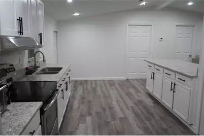 9801 Oaks Street, Tampa, FL 33635 - Photo 19