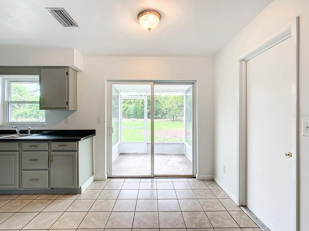 12400 95th Ter, Belleview FL  34420-7422 exterior