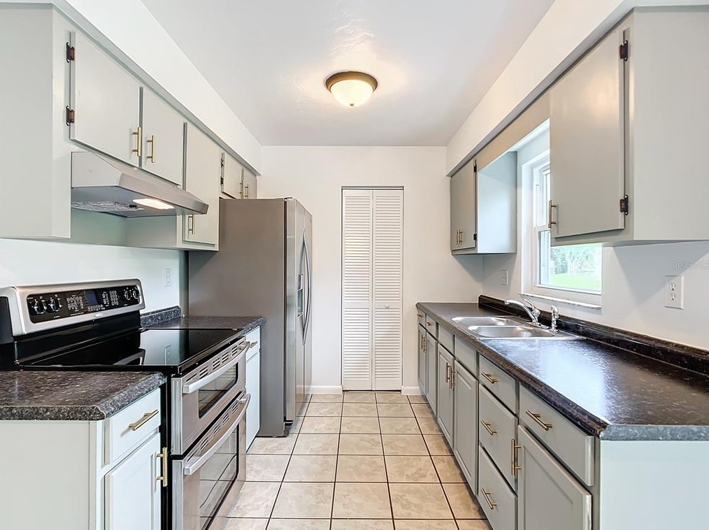 12400 95th Ter, Belleview FL  34420-7422 exterior