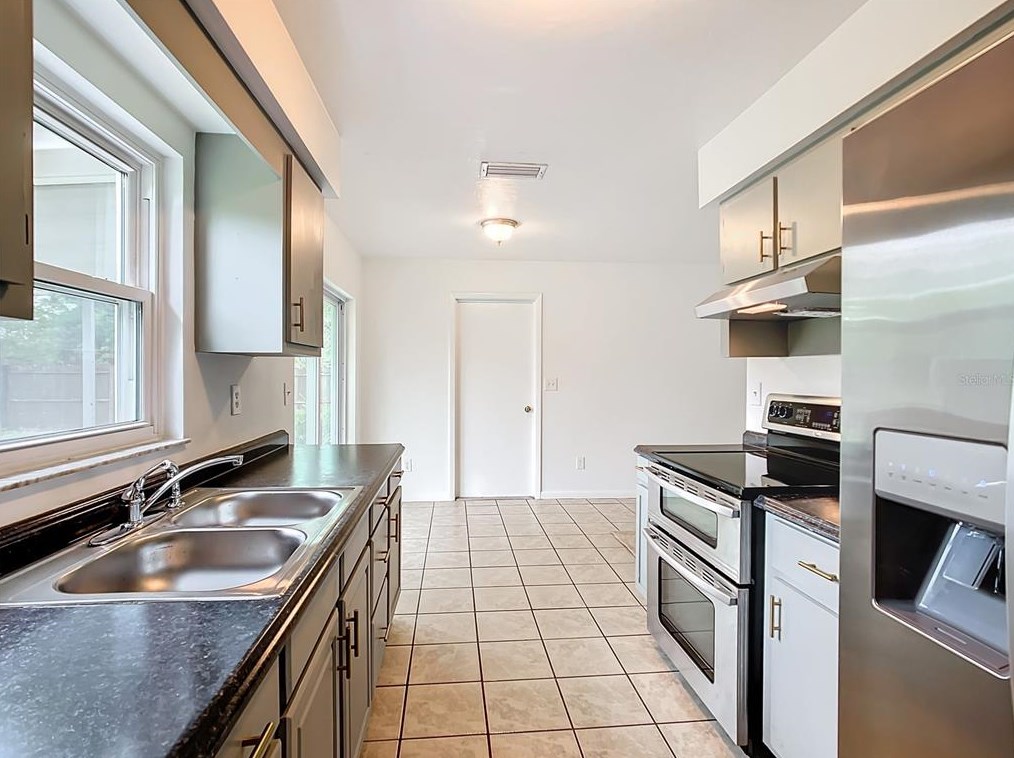 12400 95th Ter, Belleview FL  34420-7422 exterior