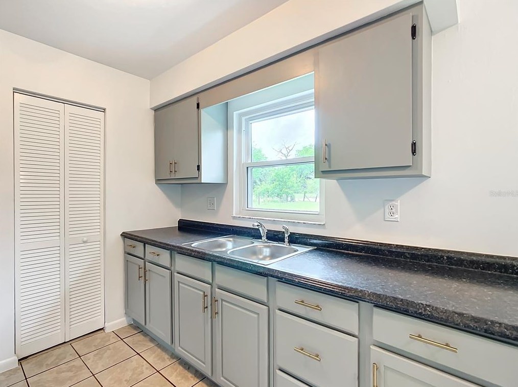 12400 95th Ter, Belleview FL  34420-7422 exterior
