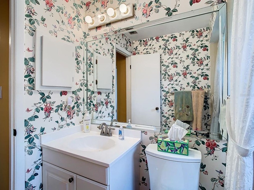 1001 Redbud Cir, Plant City FL  33563-8876 exterior