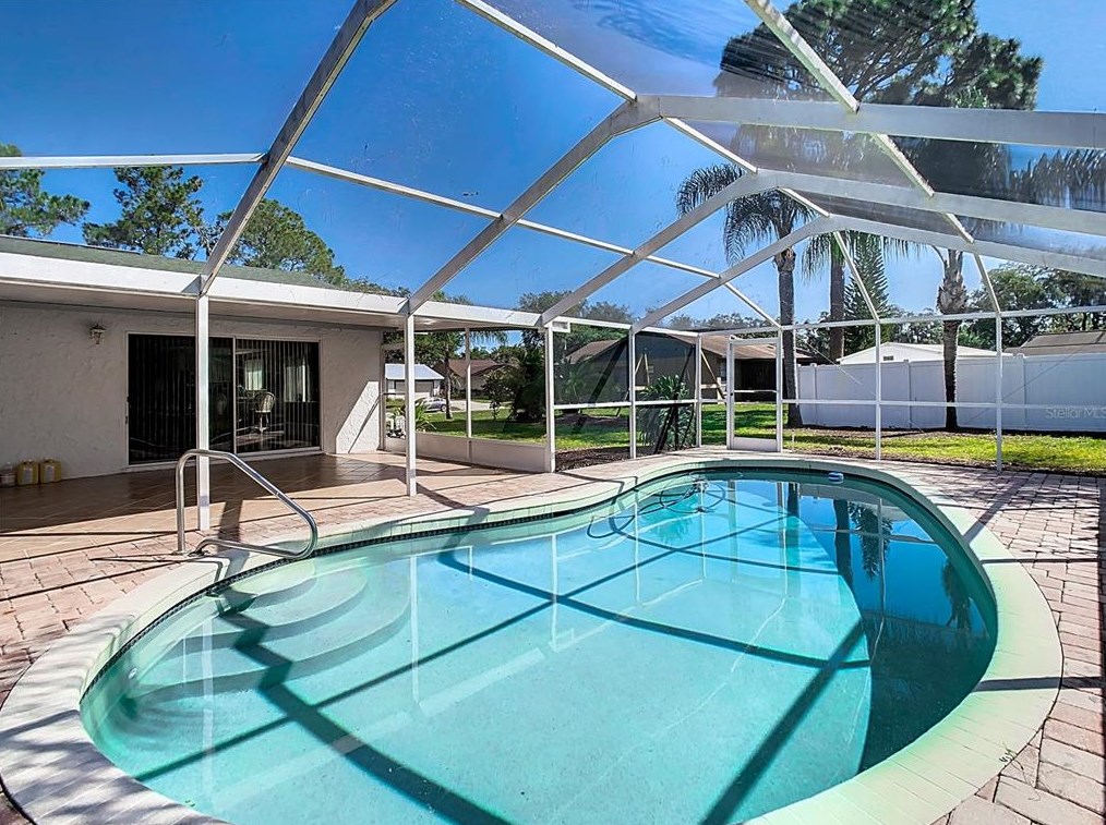 1001 Redbud Cir, Plant City FL  33563-8876 exterior