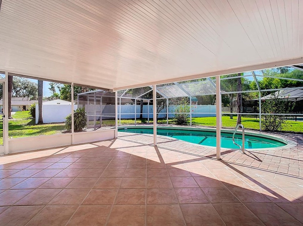 1001 Redbud Cir, Plant City FL  33563-8876 exterior